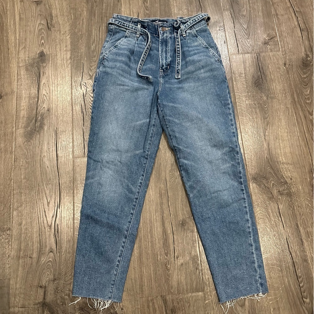 Hollister Junior's Jeans Size 5R 27 Ultra High-Rise Mom Tapered Leg Paper Bag